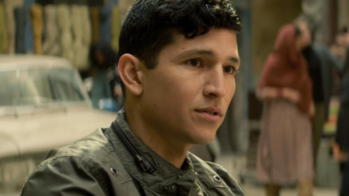 Danny Ramirez como Joaquín Torres en El halcón y el soldado de invierno