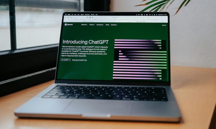 ChatGPT en una laptop