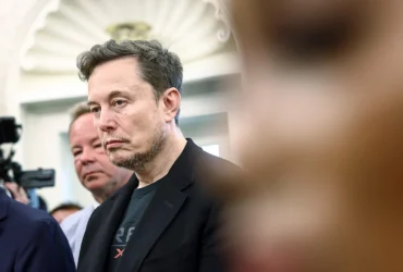 La Casa Blanca busca proteger a Elon Musk de la testificación en el juicio de DOGE
