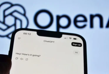 Usuarios descontentos de ChatGPT acusan a la plataforma de implementación de anuncios dirigidos