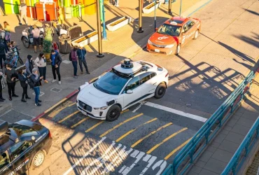 Robotaxi de Waymo atropella a un niño: NHTSA investiga