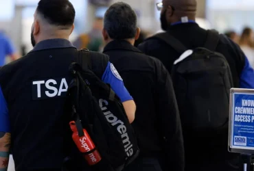 Elon Musk se ofrece a pagar los salarios de la TSA; Trump propone el ICE