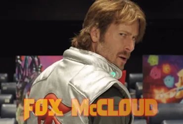 Glen Powell como Fox McCloud en Super Mario Galaxy – Cosplay de Star Fox