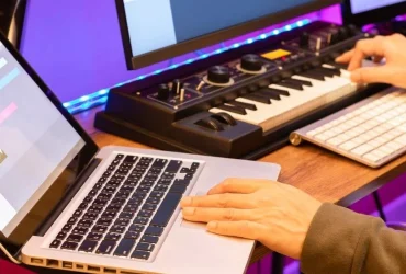 Curso de IA de Berklee Desata Reacción Negativa de los Estudiantes por ‘Bots y Ritmos’