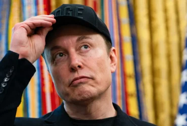 Tesla: Los altos precios de la gasolina impulsan pedidos de vehículos eléctricos; Musk promete un pago masivo