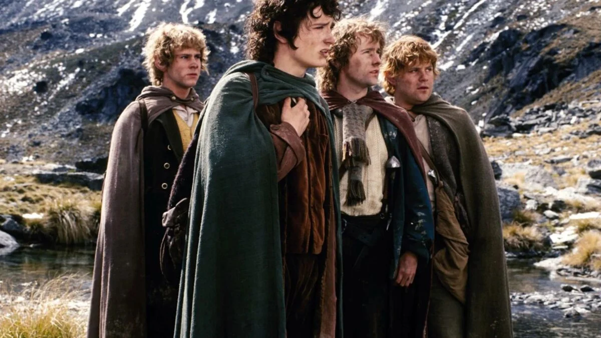 Mira a Stephen Colbert Reunir al Elenco de LOTR, Bromea sobre el Futuro de la Tierra Media