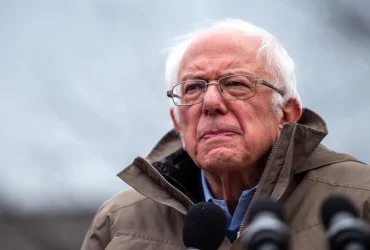 Encuesta: Más de dos tercios apoyan el plan de propiedad de acciones de IA de Bernie Sanders