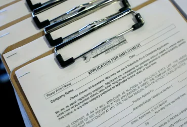 Estudio: La IA desarrolla nuevos estereotipos de contratación, más sesgados que los humanos