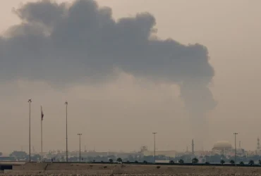 Irán Afirma Haber Destruido la Infraestructura de Datos de Amazon en Baréin